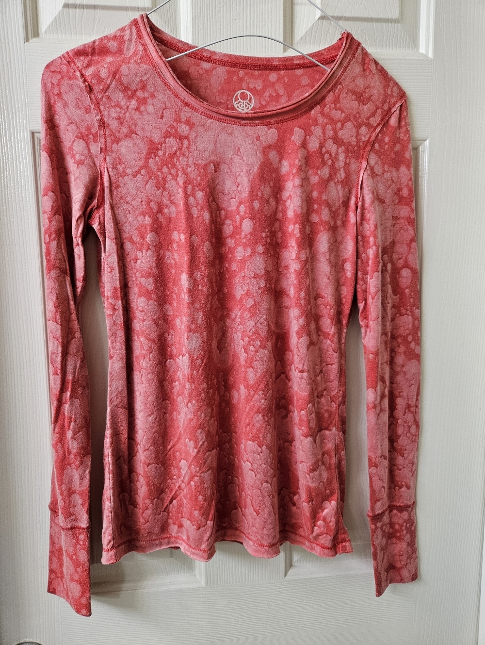 Te Verde Long-Sleeve Crewneck Top in Coral